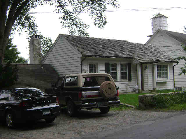 Building photograph for 467 LONG MTN RD
